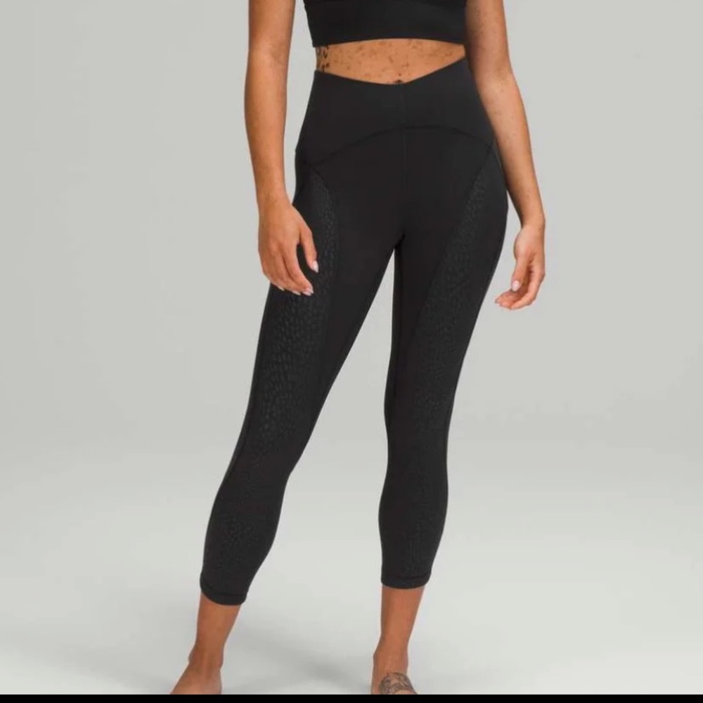 NWT Lululemon Nulu and Mesh 23" leggings